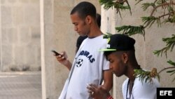 Activistas cubanos denuncian la grave situación de incomunicación que afecta a varias comunidades.
