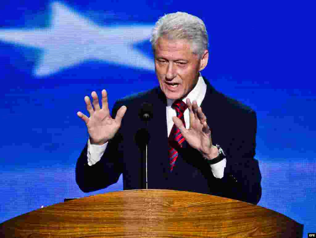 El expresidente estadounidense Bill Clinton habla en la convención del partido Demócrata en Charlotte, Carolina del Norte (EEUU).